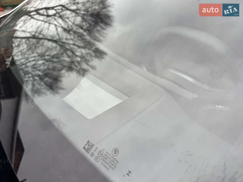 Седан BMW i5 2023 в Львове