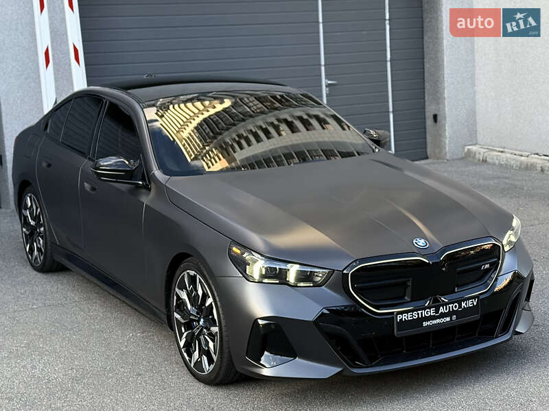 Седан BMW i5 2023 в Киеве