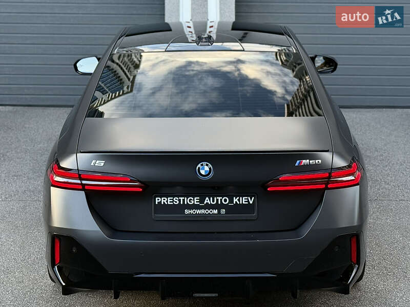 Седан BMW i5 2023 в Киеве
