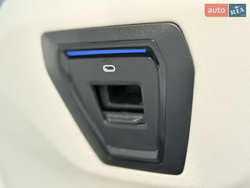 Седан BMW i5 2023 в Киеве