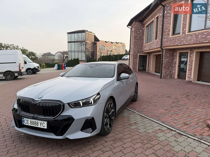 Седан BMW i5 2023 в Черновцах