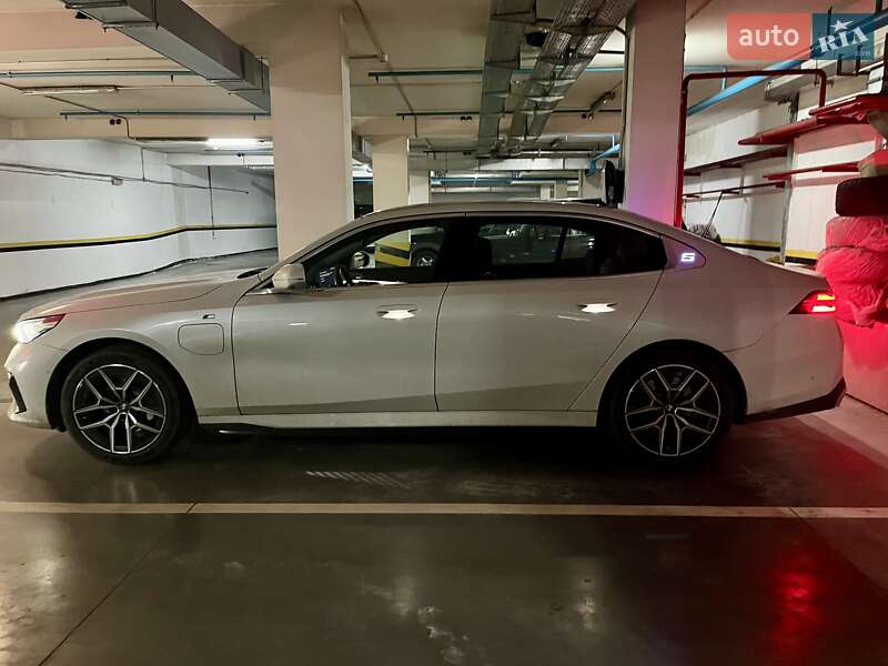 Седан BMW i5 2024 в Киеве фото 4 Седан BMW i5 2024 в Киеве