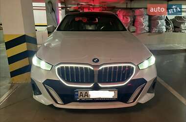 Седан BMW i5 2024 в Києві
