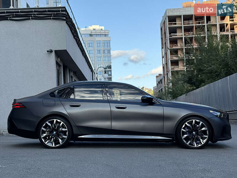 Седан BMW i5 2023 в Києві