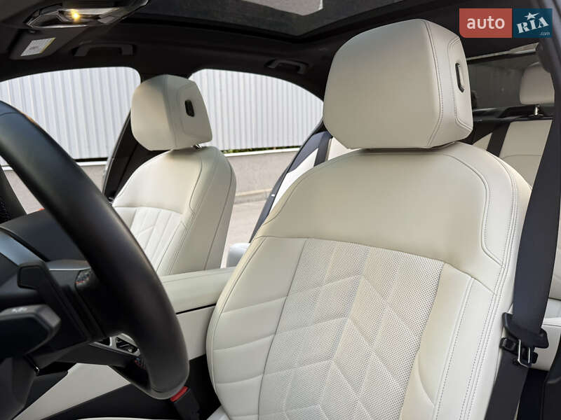 Седан BMW i5 2023 в Києві