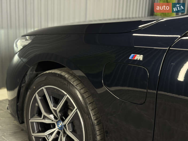 Седан BMW i5 2024 в Мукачево