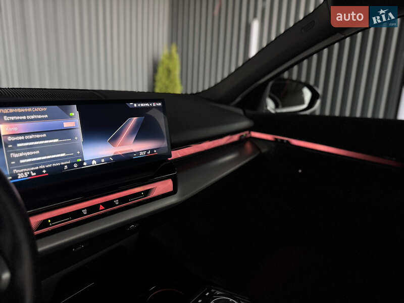Седан BMW i5 2024 в Мукачево