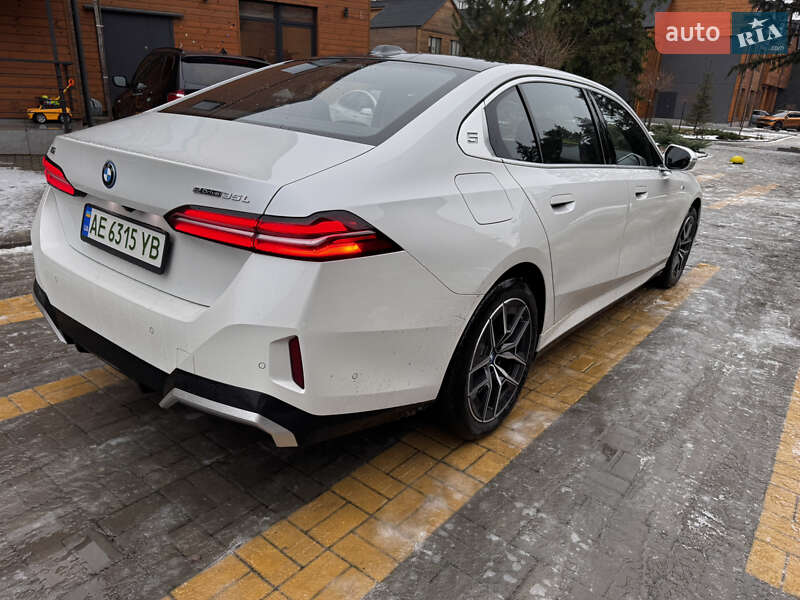Седан BMW i5 2024 в Дніпрі