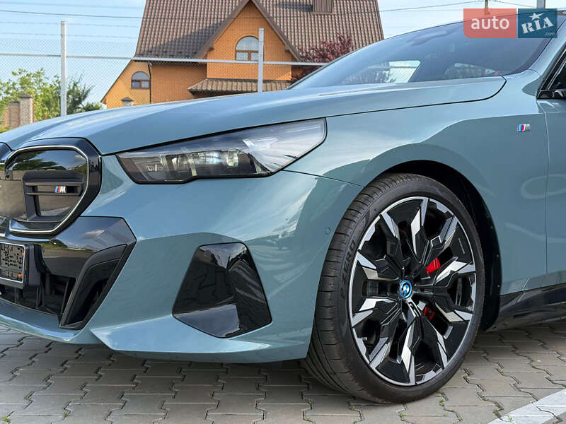 Седан BMW i5 2024 в Киеве