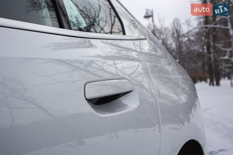 Седан BMW i5 2024 в Киеве