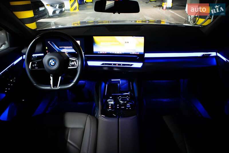 Седан BMW i5 2024 в Киеве