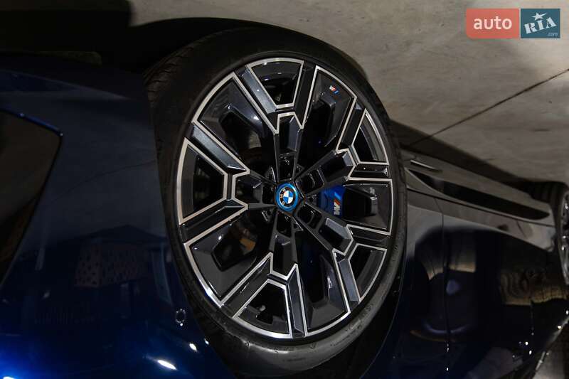 Седан BMW i5 2023 в Луцке