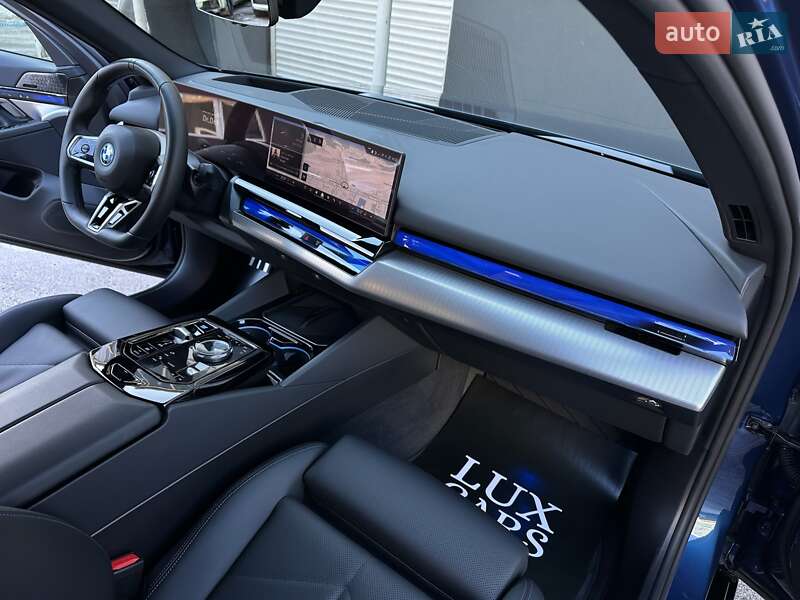 Седан BMW i5 2024 в Києві