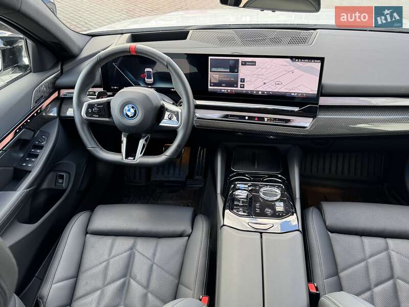 Седан BMW i5 2024 в Львове