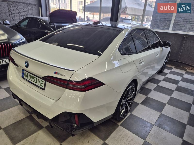 Седан BMW i5 2023 в Києві