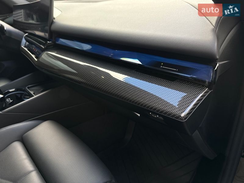 Седан BMW i5 2023 в Киеве