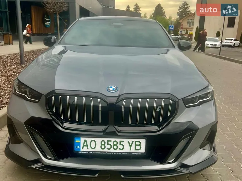 BMW i5