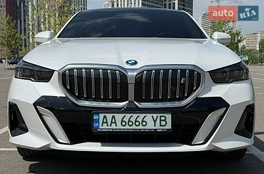 Седан BMW i5 2024 в Киеве