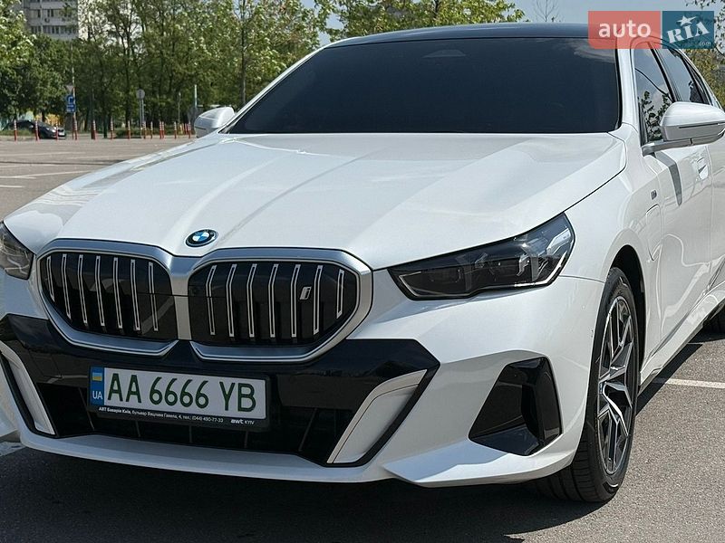 Седан BMW i5 2024 в Киеве