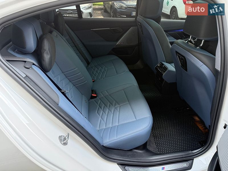 Седан BMW i5 2024 в Киеве