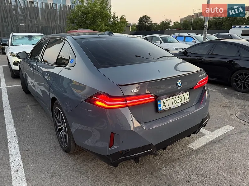 BMW i5