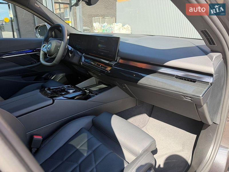 Седан BMW i5 2024 в Нововолинську фото 37 Седан BMW i5 2024 в Нововолинську
