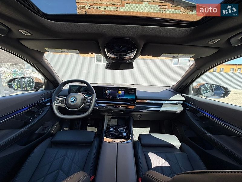 Седан BMW i5 2024 в Нововолинську фото 40 Седан BMW i5 2024 в Нововолинську
