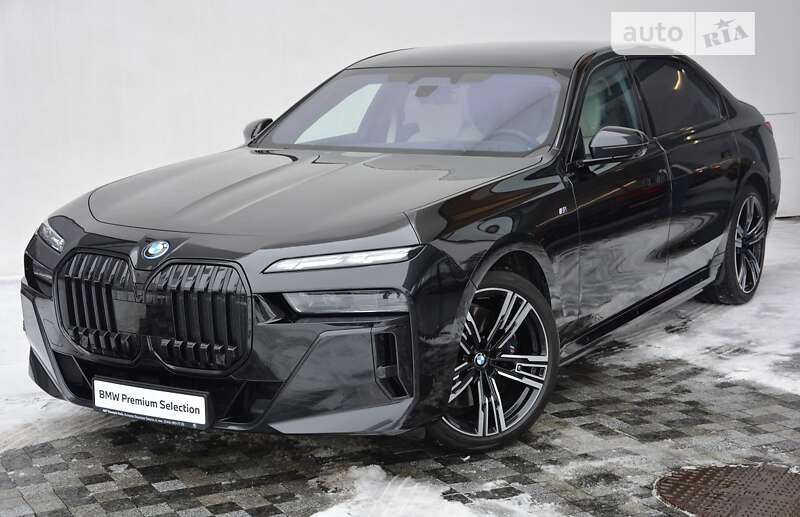 Седан BMW i7 2023 в Києві