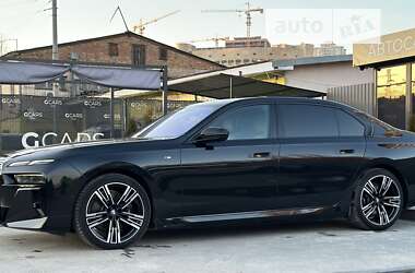 Седан BMW i7 2022 в Києві