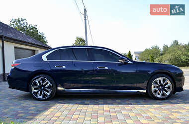 Седан BMW i7 2024 в 