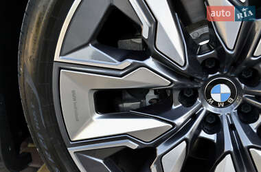 Седан BMW i7 2024 в 