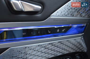 Седан BMW i7 2022 в 