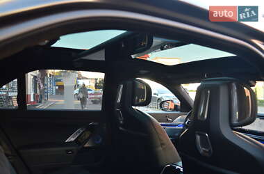 Седан BMW i7 2022 в 