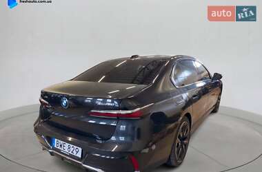 Седан BMW i7 2023 в Ровно