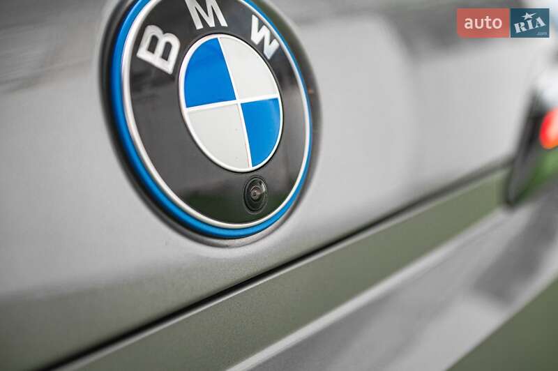 Седан BMW i7 2023 в Одессе