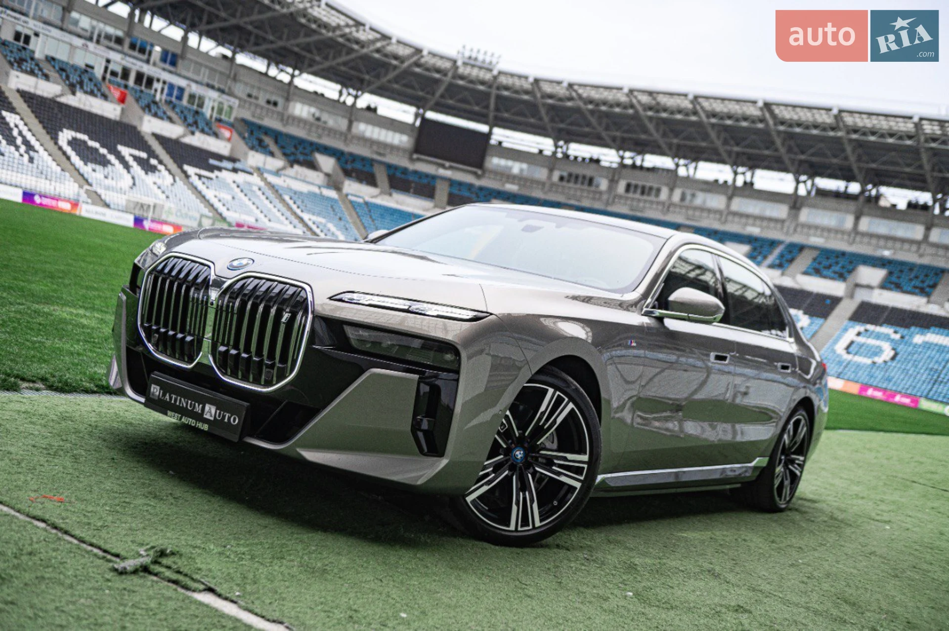 2023 BMW i7 - мініатюра 2