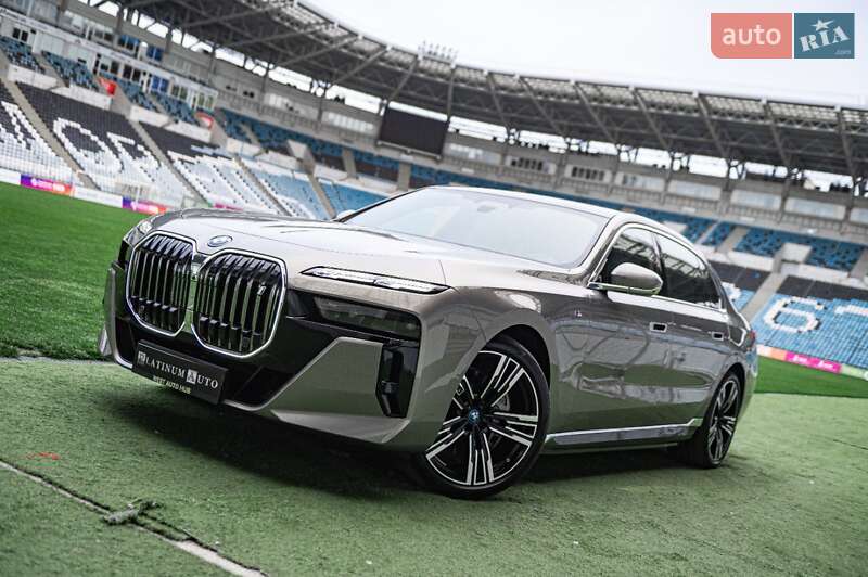 Седан BMW i7 2023 в Одессе