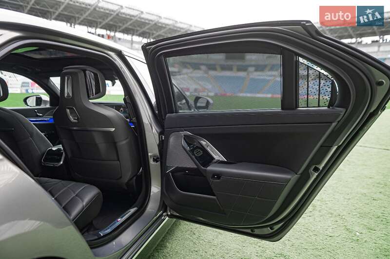 Седан BMW i7 2023 в Одессе