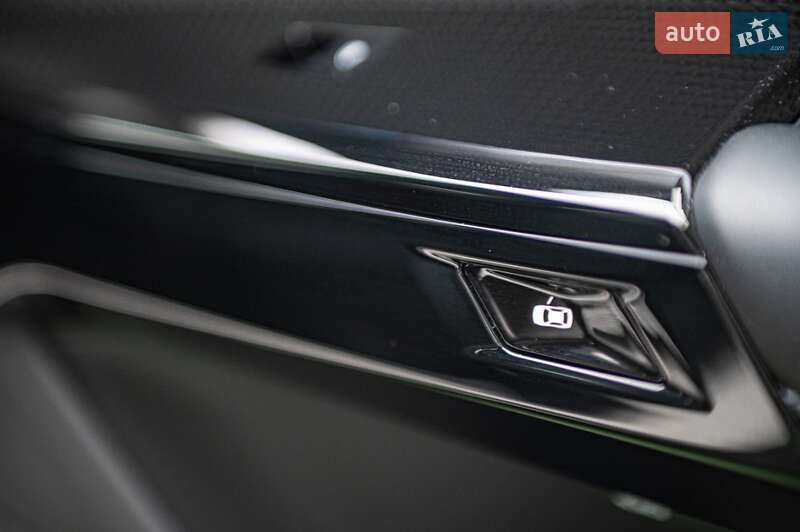 Седан BMW i7 2023 в Одессе