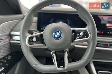 Седан BMW i7 2023 в Хмельницком