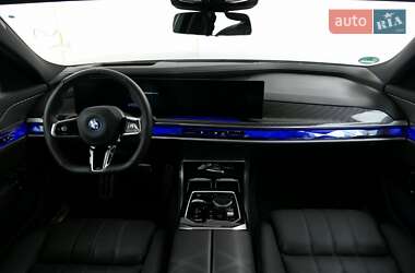 Седан BMW i7 2023 в Хмельницком