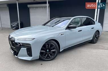 Седан BMW i7 2023 в 