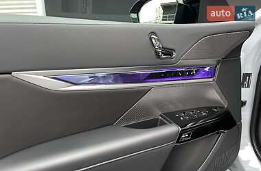 Седан BMW i7 2023 в 