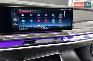 Седан BMW i7 2023 в 