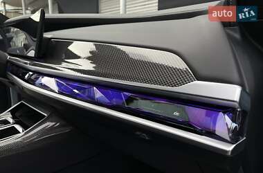 Седан BMW i7 2023 в 