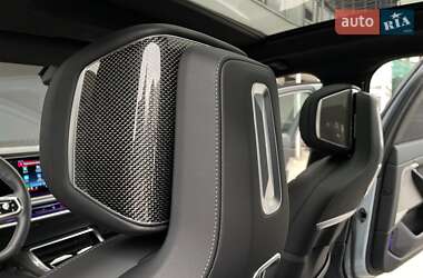 Седан BMW i7 2023 в 