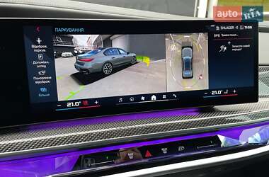 Седан BMW i7 2023 в 