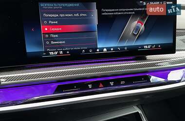 Седан BMW i7 2023 в 