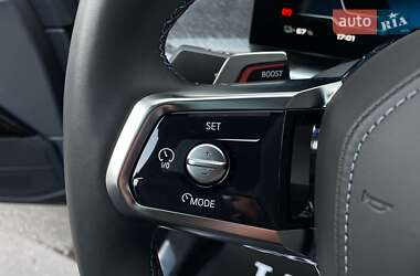 Седан BMW i7 2023 в 