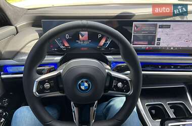 Седан BMW i7 2023 в Києві